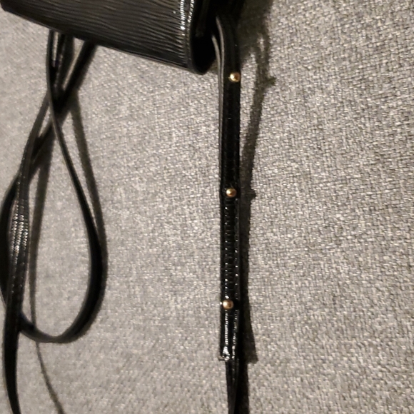 Small Shiny Black Crossbody Bag - Picture 4 of 7